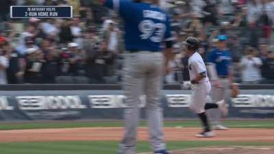 [Highlight] Volpe hits a 2-run homer to put the Yankees up 2-0 over the Blue Jays in the 8th inning!