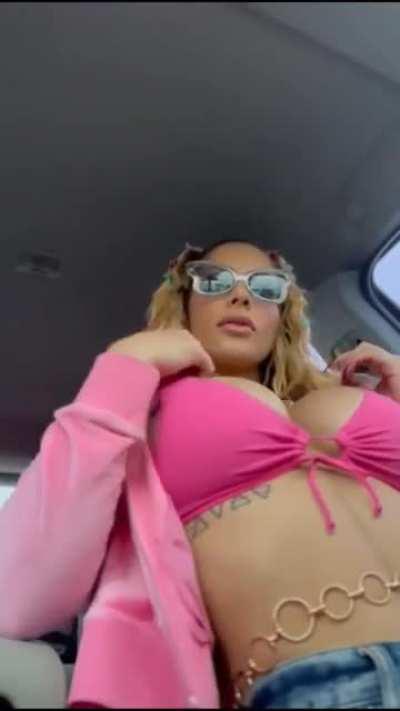 Kenia Gonzalez (@keniamusicr) [onlyfans]