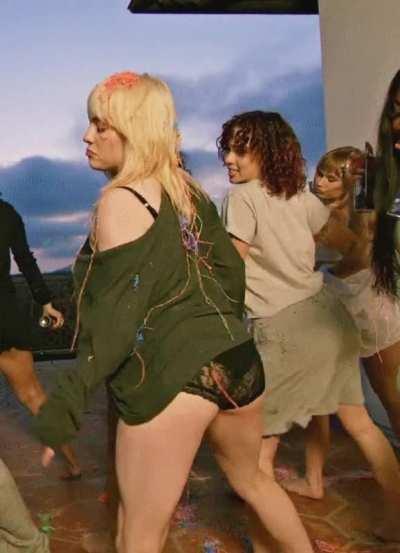 Billie Eilish shaking her fat ass