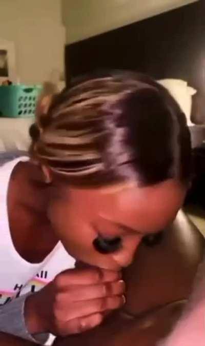 Pretty girls that give good head>>>>