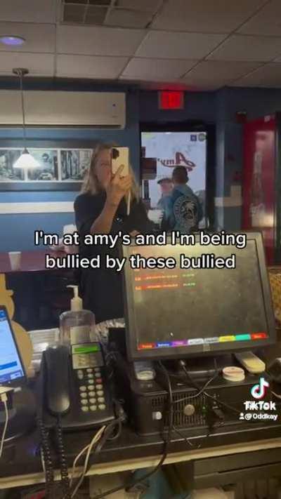 Spanish is really triggering this lady