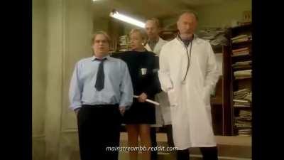 Aleksandra Wozniak Knees a Man in the Balls in 13 posterunek 1x7