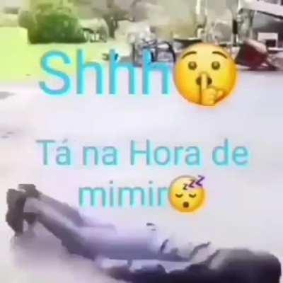 Adm ficou a noite toda controlando a baderna, shhh.