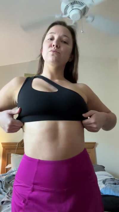 Big debate: Implants tittes or natural titties