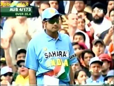 Anil kumble funny misfield in Australia 