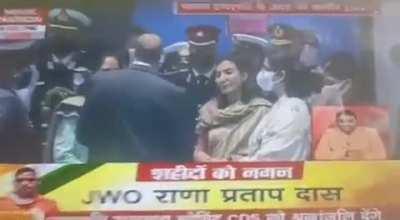 Loaded Deepak Chaurasia in a drunken haze calls Bipin Rawat a journalist and ends up confusing him for General VP Singh. Is kicked out from his show the next day. Fans in dismay!!