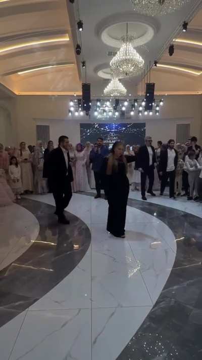 Chechen Girl Dance in a wedding