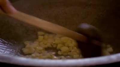 Gordon Ramsay Karimeen Pollichu