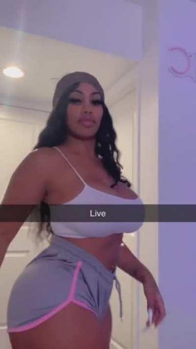 For sum reason she make normal clothes look good