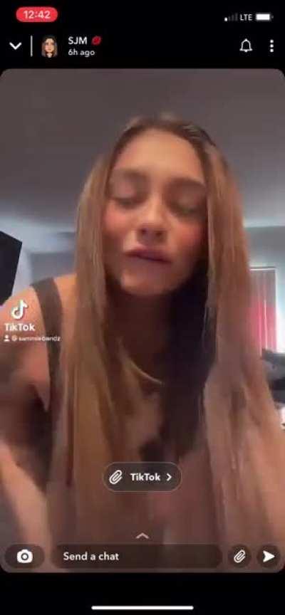 This bitch mouth look numb as hell 😂😂😂