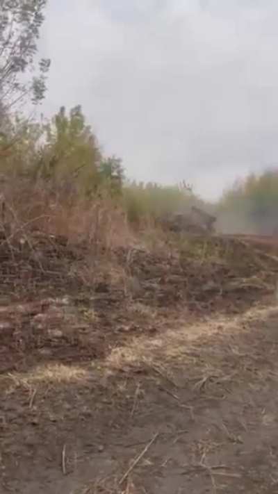 Arakan Army firing MLRS at Tatmadaw positions
