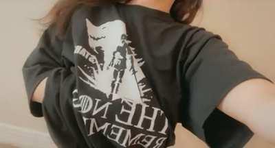 People are always surprised to see these natural DDD’s on my tiny 5’1 frame