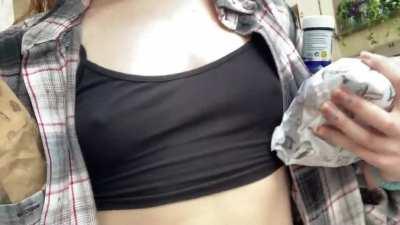 Braless everyday 😌