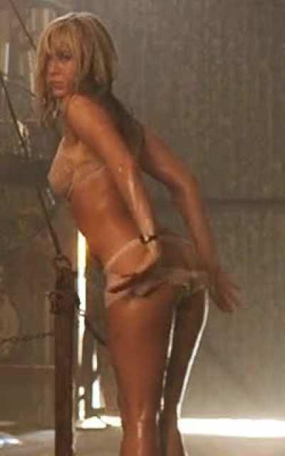 Such a tease.... (Jennifer aniston)