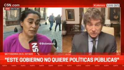 - Empleada de planta permanente de la Secretaria de Cultura: todos los dias charlamos que hacemos, que no hacemos. Mañana van a demostrar que saben laburar con un festival frente al CCK con Karamelo Santo y Mala Fama.