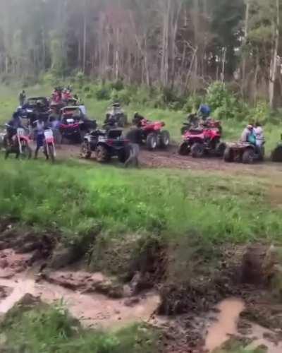 Another idiot - not a car though