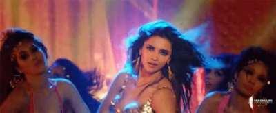 Deepika Padukone bouncing her goodies