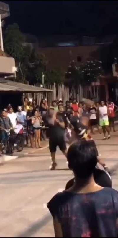 An intense game of catch!