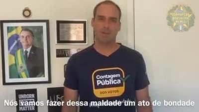 Ajudem doar dinheiro ao mictor! AJUDEM O MICTOR TRABAIA!(não leve a sério)