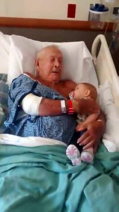 Baby Girl Meets Great Great Grandfather before He Passes Away