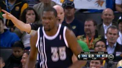 [Highlight] Russell Westbrook’s chase down block leads to a Kevin Durant slam!