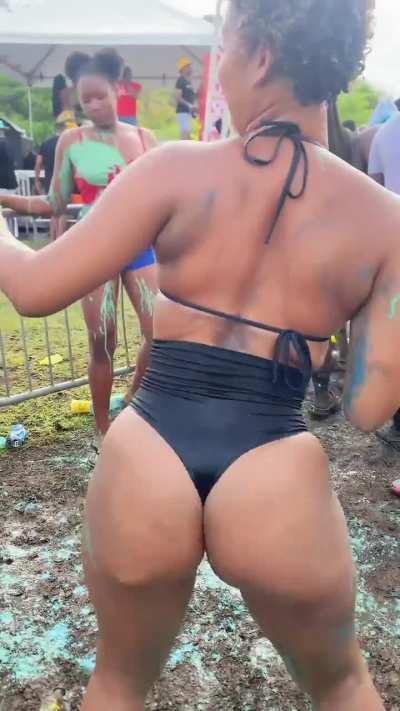 Cakes 🎥just.hamilton.photography