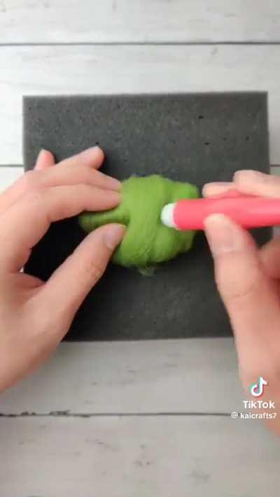 Wool fibers into Bulbasaur 