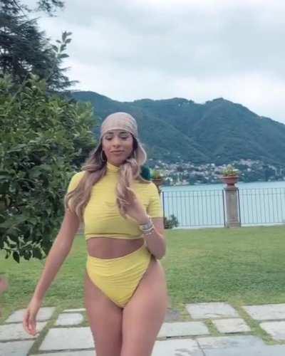 Slow motion pool. Nips