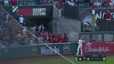 [Highlight] Julio Rodriguez mashes a leadoff home run for the second game in a row! It's his 5th leadoff home run of the season and his 27th home run overall!