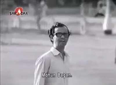 Happy 100th Birthday to the Internationally renowned Film-maker - Satyajit Ray. An ardent Mohun Bagan fan or a Mariner, who has expressed his fandom for the club on several occasions | Here's a scene from Ray's 