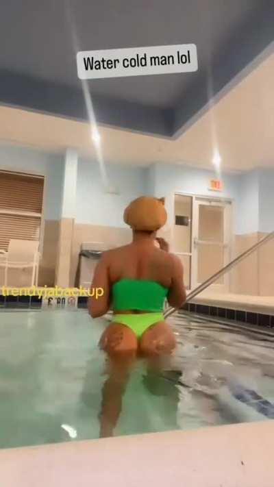 pretty pretty d dolly 