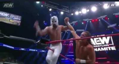 Can you imagine Jay White having to to go 50/50 (insider term) with the Miz’s terrible looking offense? Thank Tony Khrist he’s HOME and in the hottest faction of the year. So ready for this Shawn Spears feud