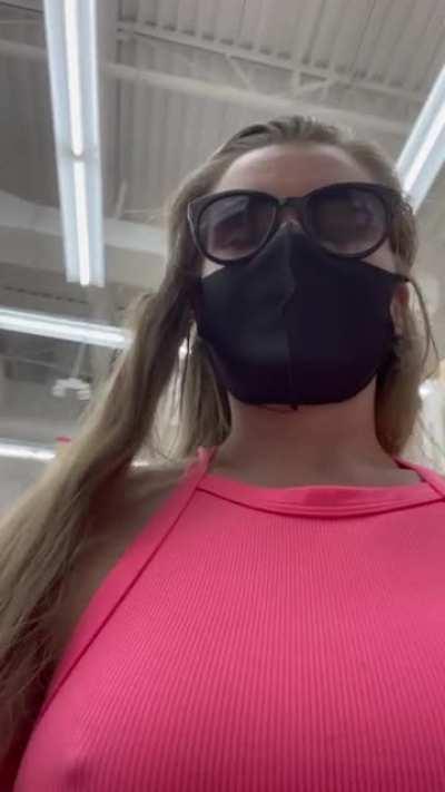 Had a chance to film a fun little flash at the mall 😉 [gif]