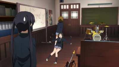 Fluffy Friday - What a drag