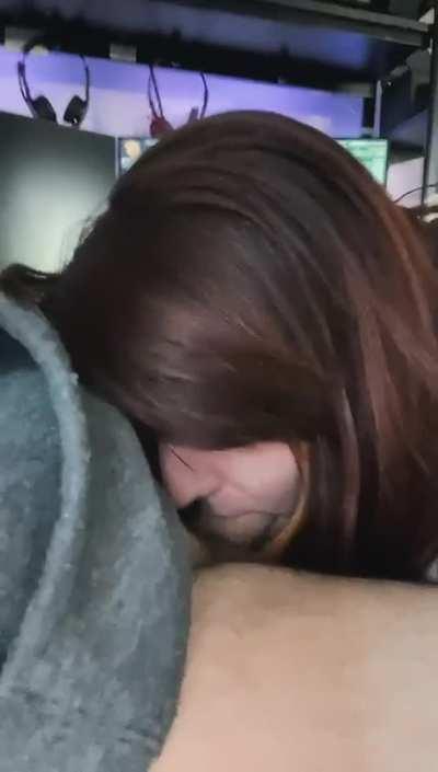 23[F4A] Upvote = A nude/video pack in your DMs 🤤