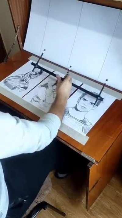 Drawing three drawings at the same time