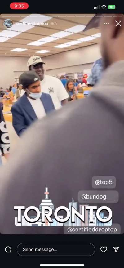 Bundog gift top 5 200k live at Yorkdale 