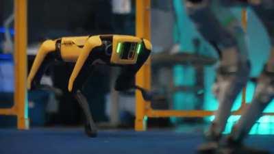 Коллаб который мы заслужили, все актеры реальные роботы