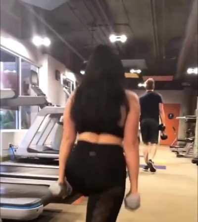 Ariel Winter at the gym