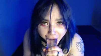 The cutie really good at sucking dick! 🤤💦