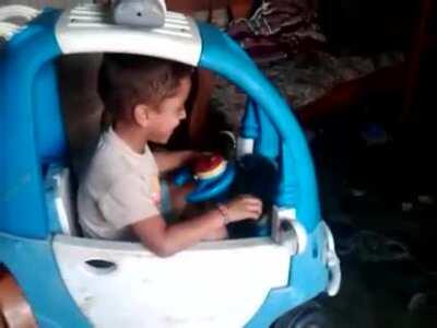 aaron y su auto turbo