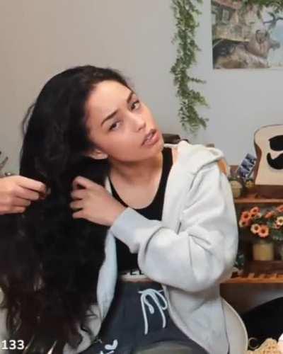 Curly hair post workout Rae on Miyoung's stream