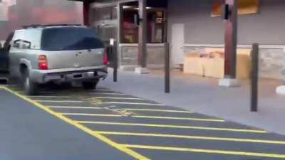 Thieves in Connecticut load up their cars with stolen products in broad daylight. You can hear at 0:12 an employee warning another not to intervene with the risk of getting fired.