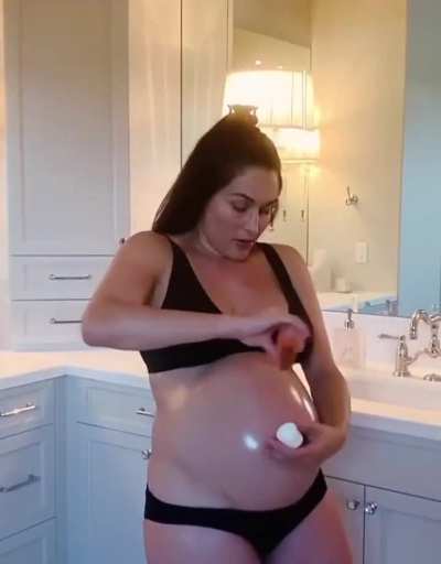 Nikki Bella pregnant