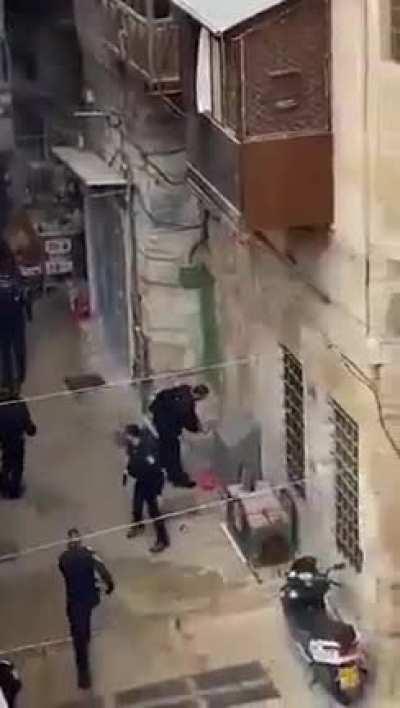 Palestinian man shoots 4 zionist soldiers, he is martyred and the zionists are in serious condition