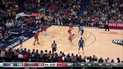 [Highlight] CJ McCollum buries his career-high 11th triple in transition for 42 points