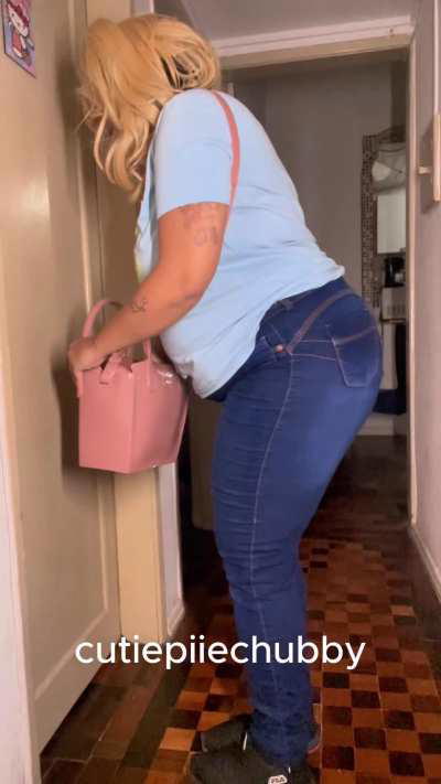 Desperate to go to the bathroom 