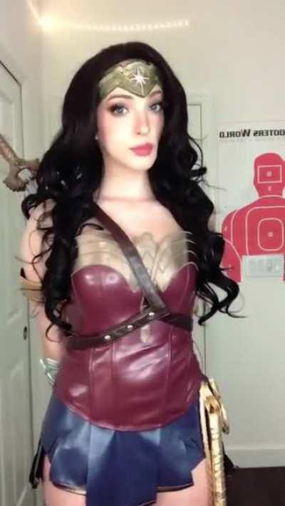 missbricosplay as Wonder Woman