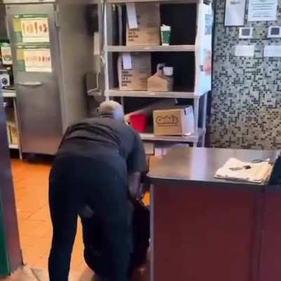 He snatched all his dreads out 😳