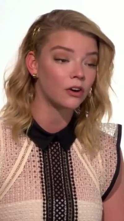 Anya speaking Spanish